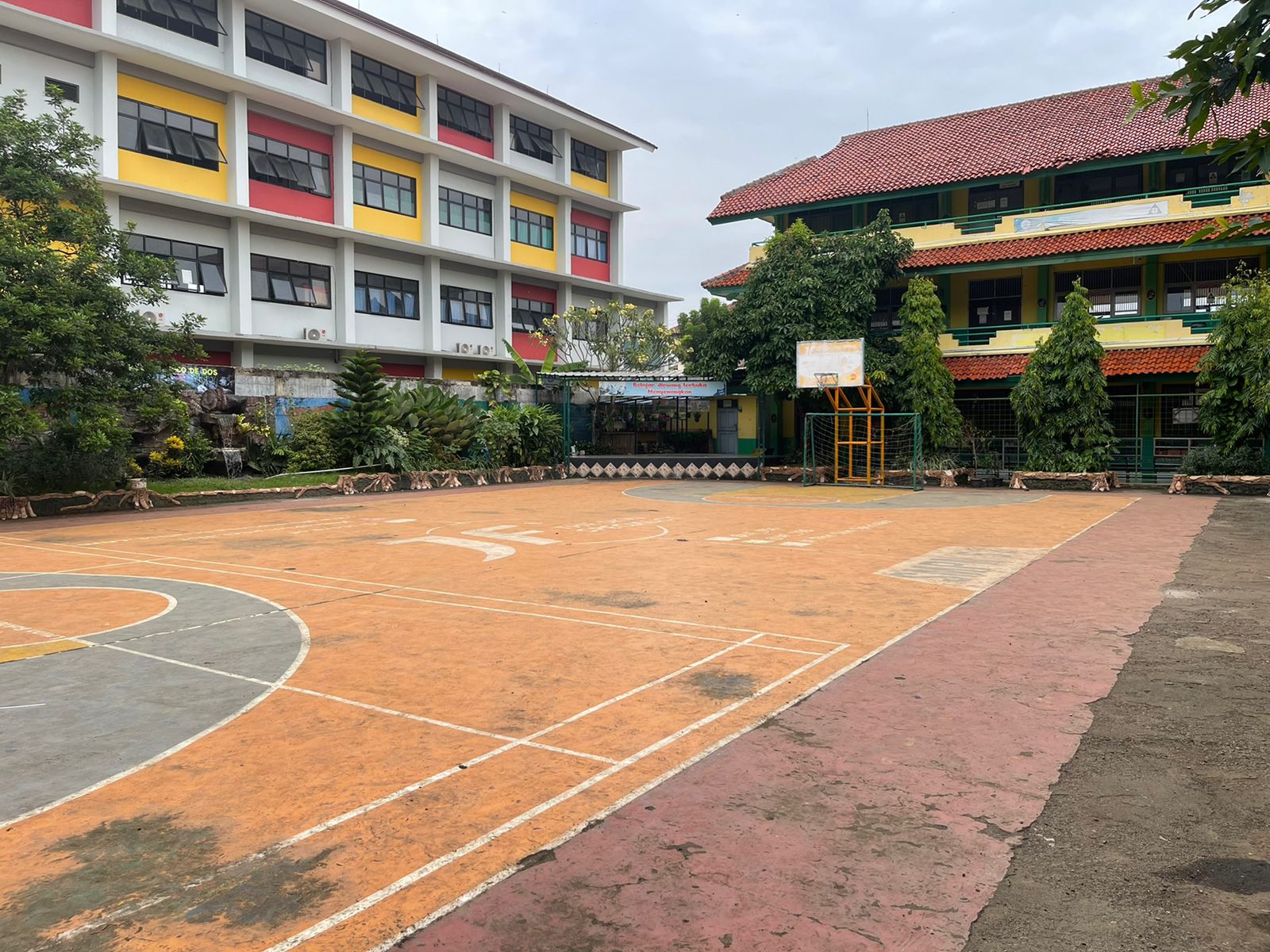 LAPANGAN OLAHRAGA